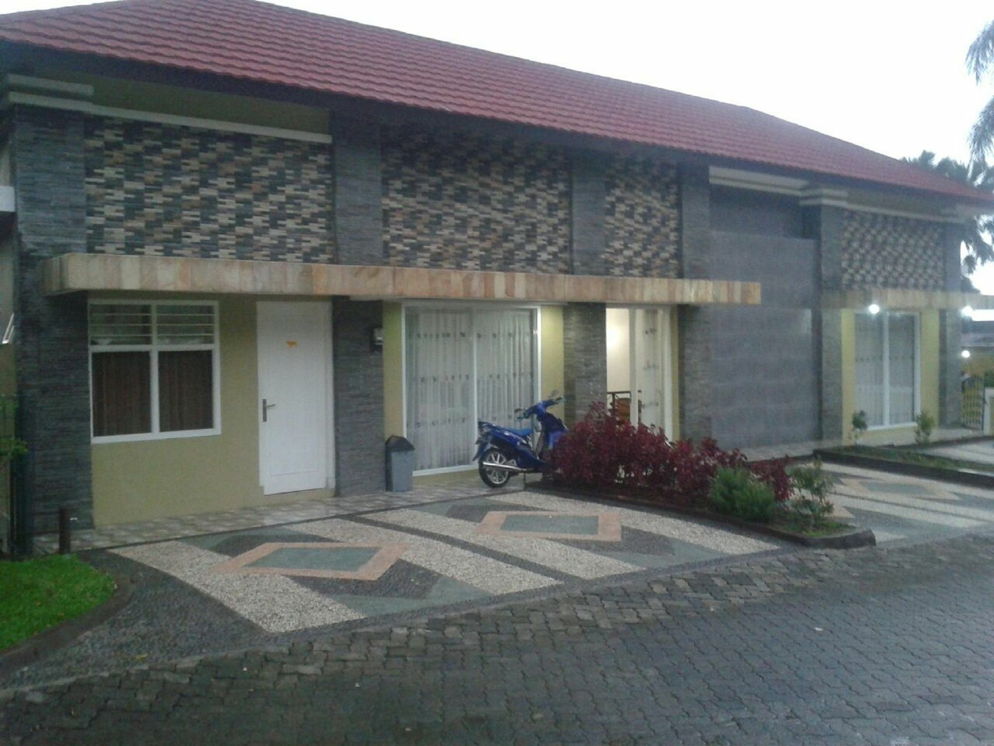 Villa Bukit Danau Чипанас Экстерьер фото