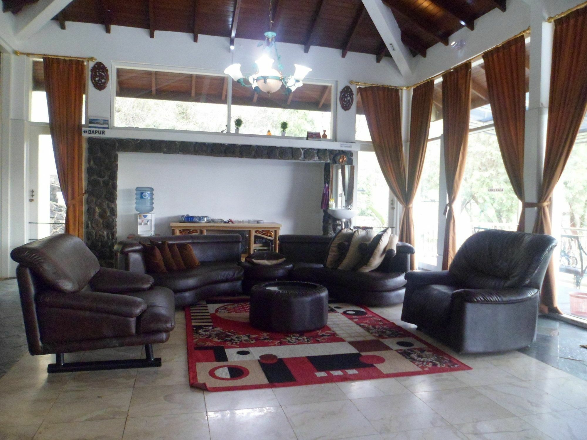 Villa Bukit Danau Чипанас Экстерьер фото