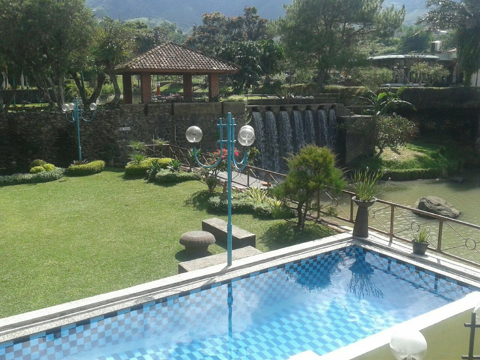 Villa Bukit Danau Чипанас Экстерьер фото