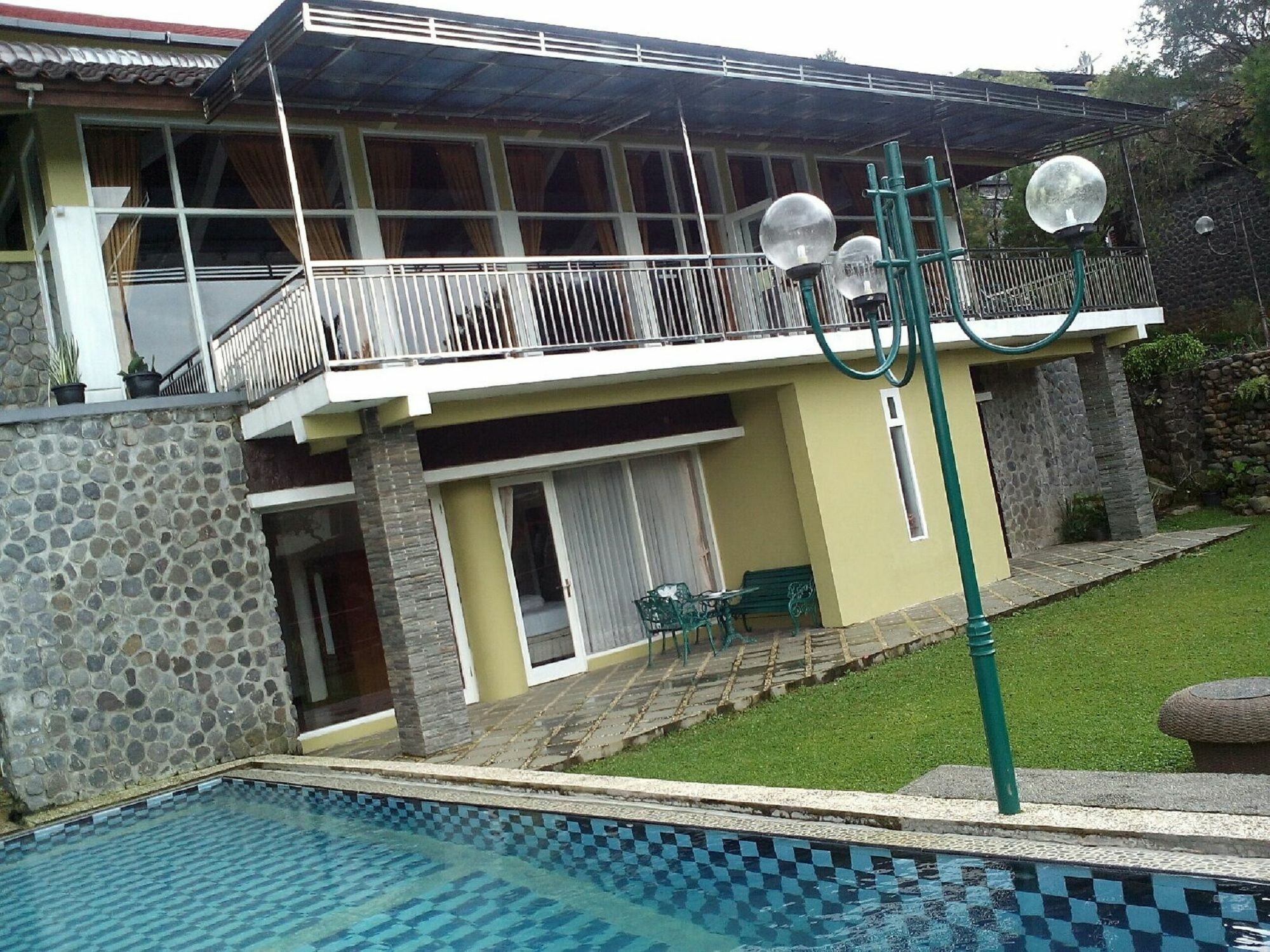 Villa Bukit Danau Чипанас Экстерьер фото