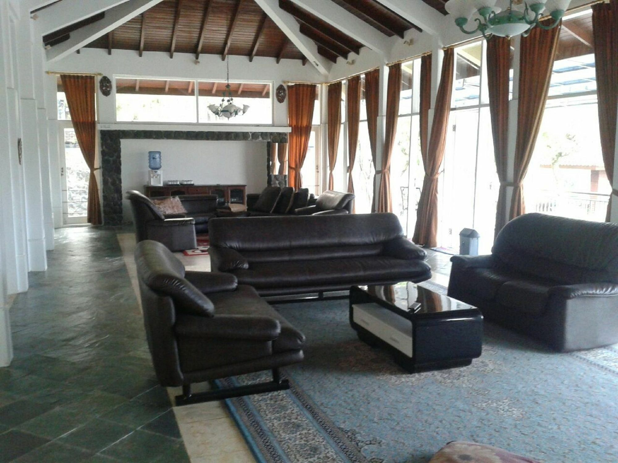 Villa Bukit Danau Чипанас Экстерьер фото